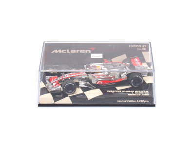 Minichamps | M 1:43 | VODAFONE McLaren MERCEDES F1 -Showcar - L.Hamilton ( 2008 )