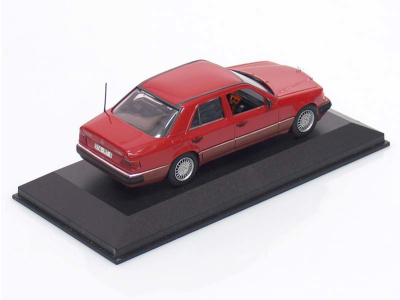 Minichamps | M 1:43 | Mercedes-Benz 300D Turbo (W124) (1985-1996)